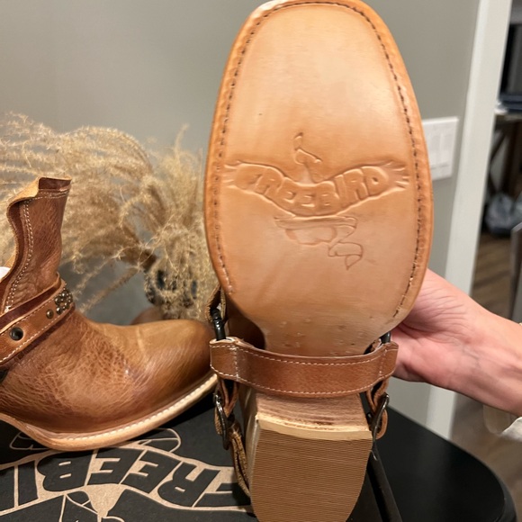 Freebird booties - Picture 5 of 5